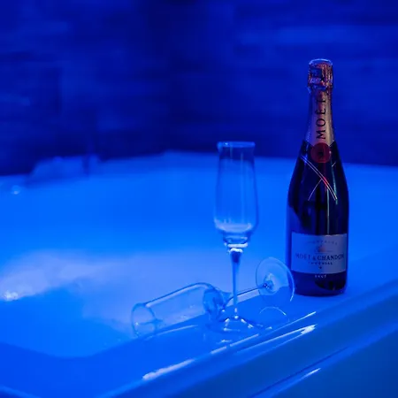Jacuzzi - Il Centro Luxury Lägenhet *